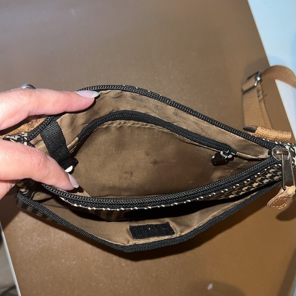 Kavu Black and Tan Checkered Houndstooth Messenger Coated Canvas Bag - Picture 5 of 7